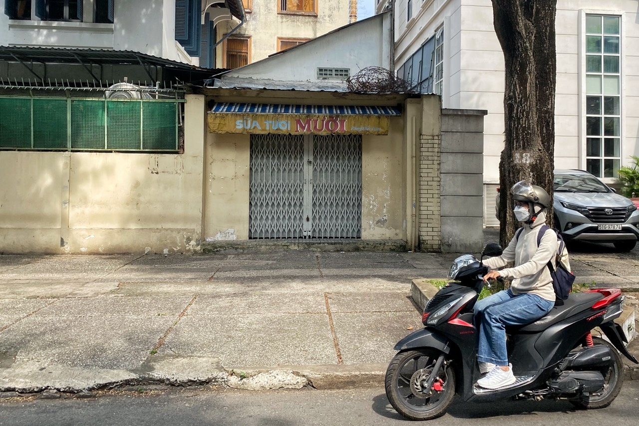 quan an dong cua sau dich anh 9