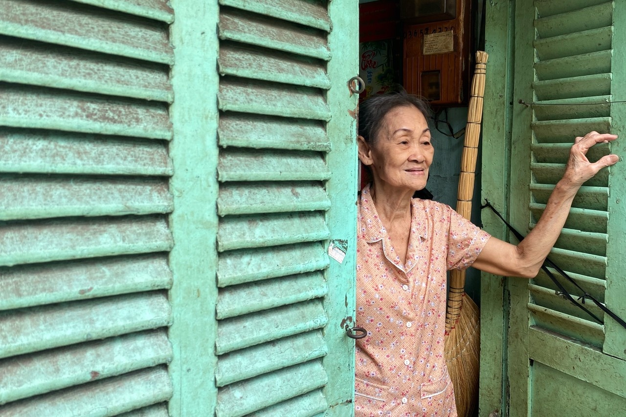 quan an dong cua sau dich anh 8