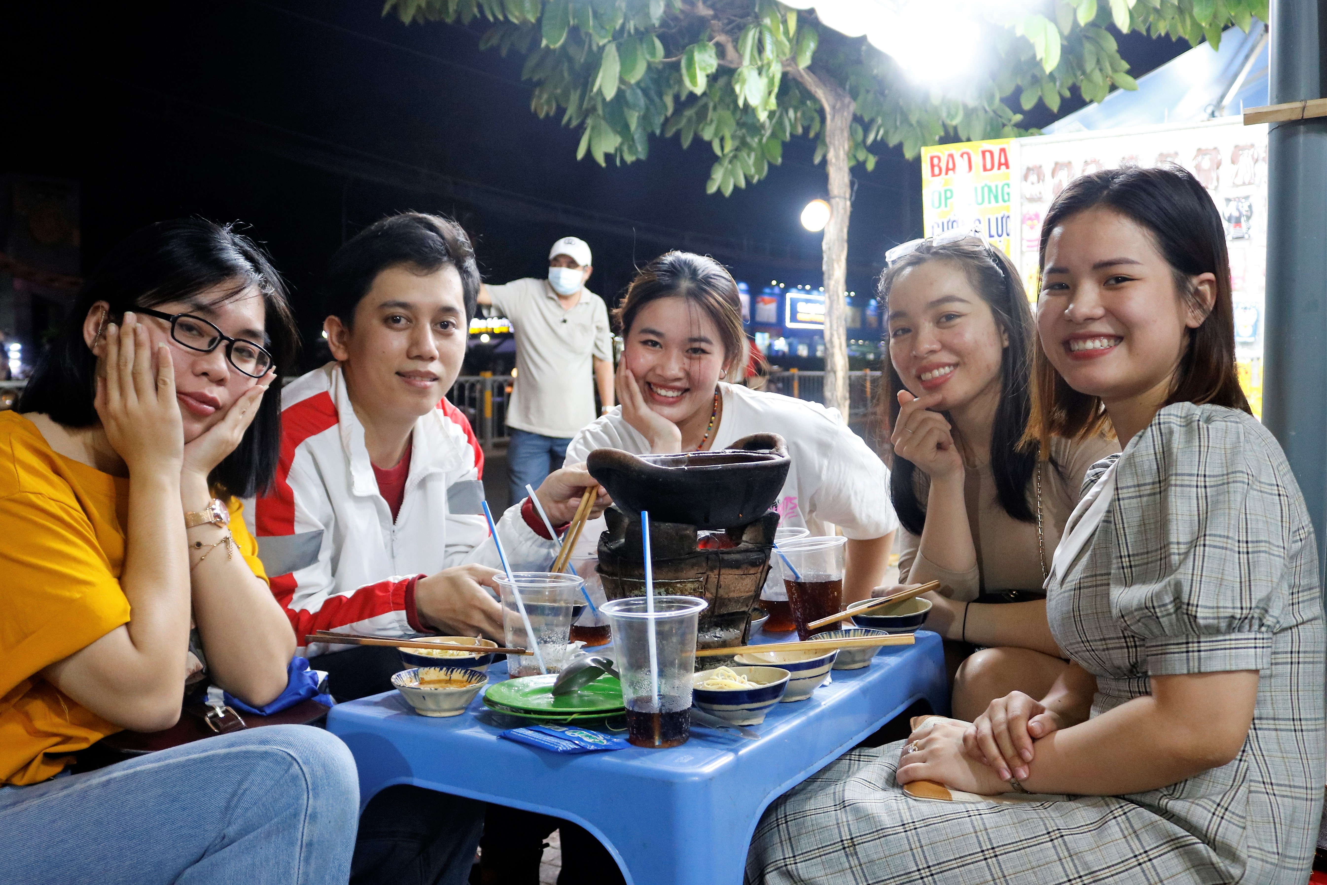 quán bán đồ nóng tphcm ảnh 4 quan ban do nong tphcm anh 4