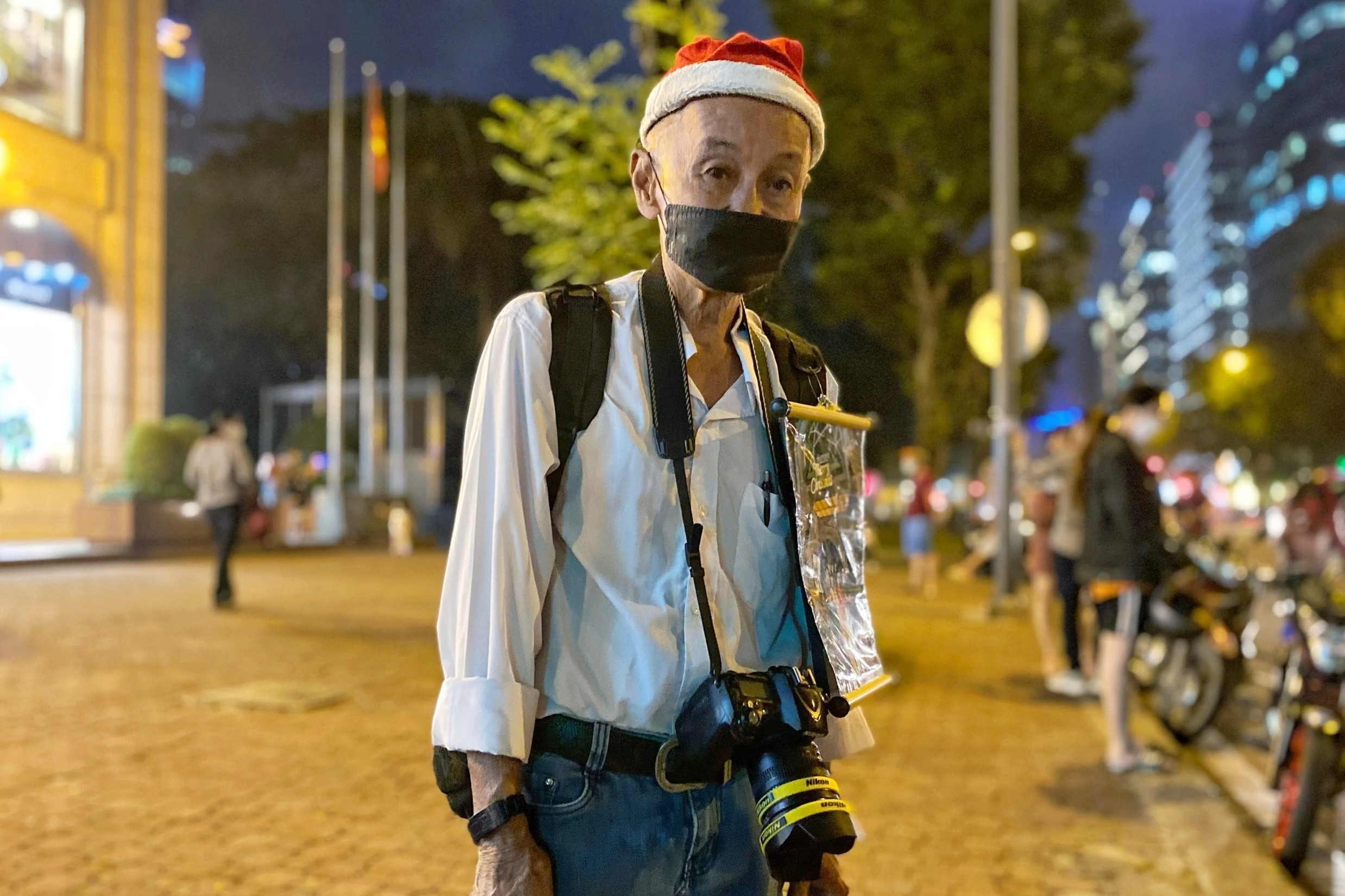 Mua Giang sinh buon cua tho chup anh dao o TP.HCM hinh anh