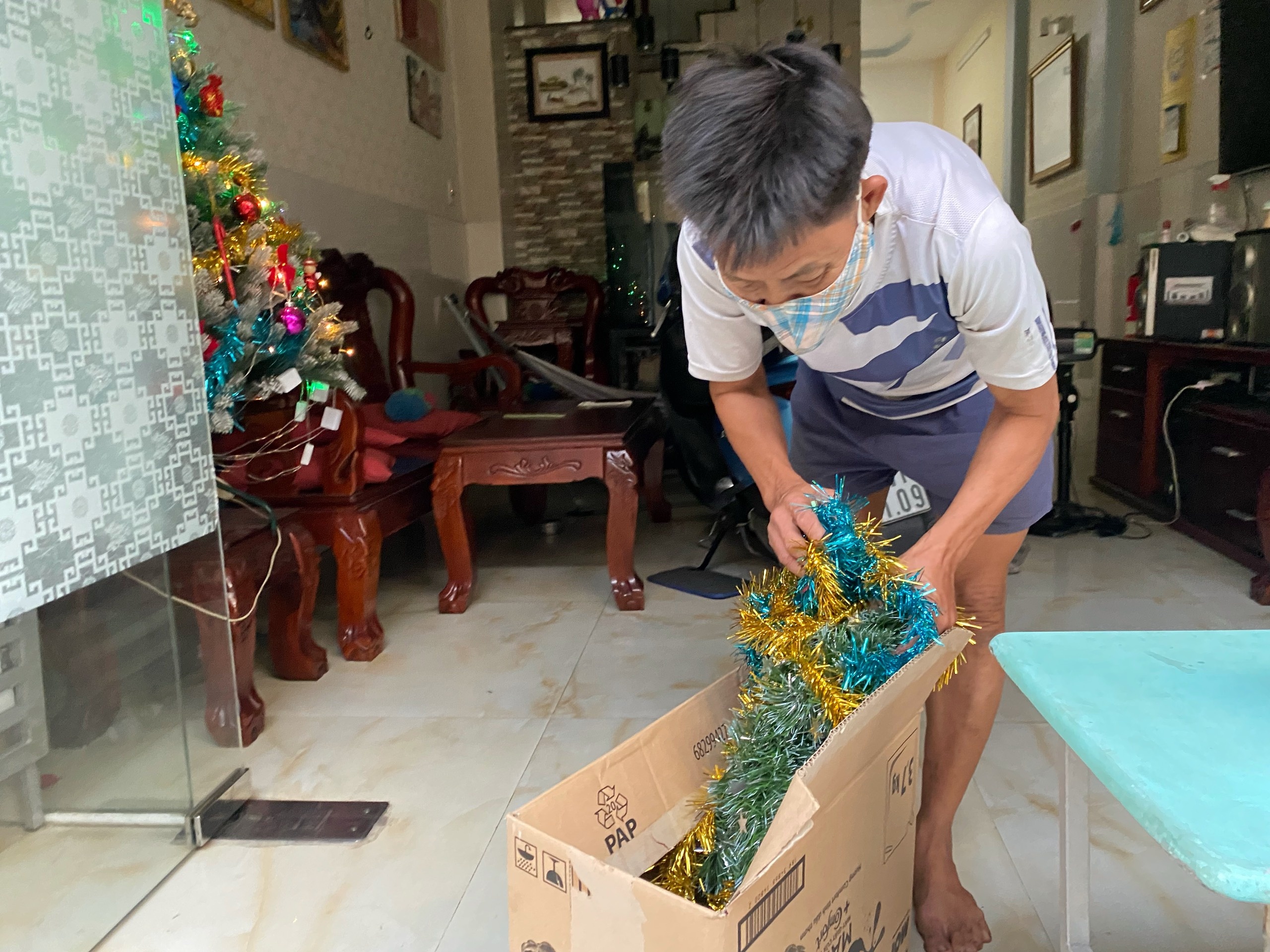 giang sinh buon cua xom dao anh 1