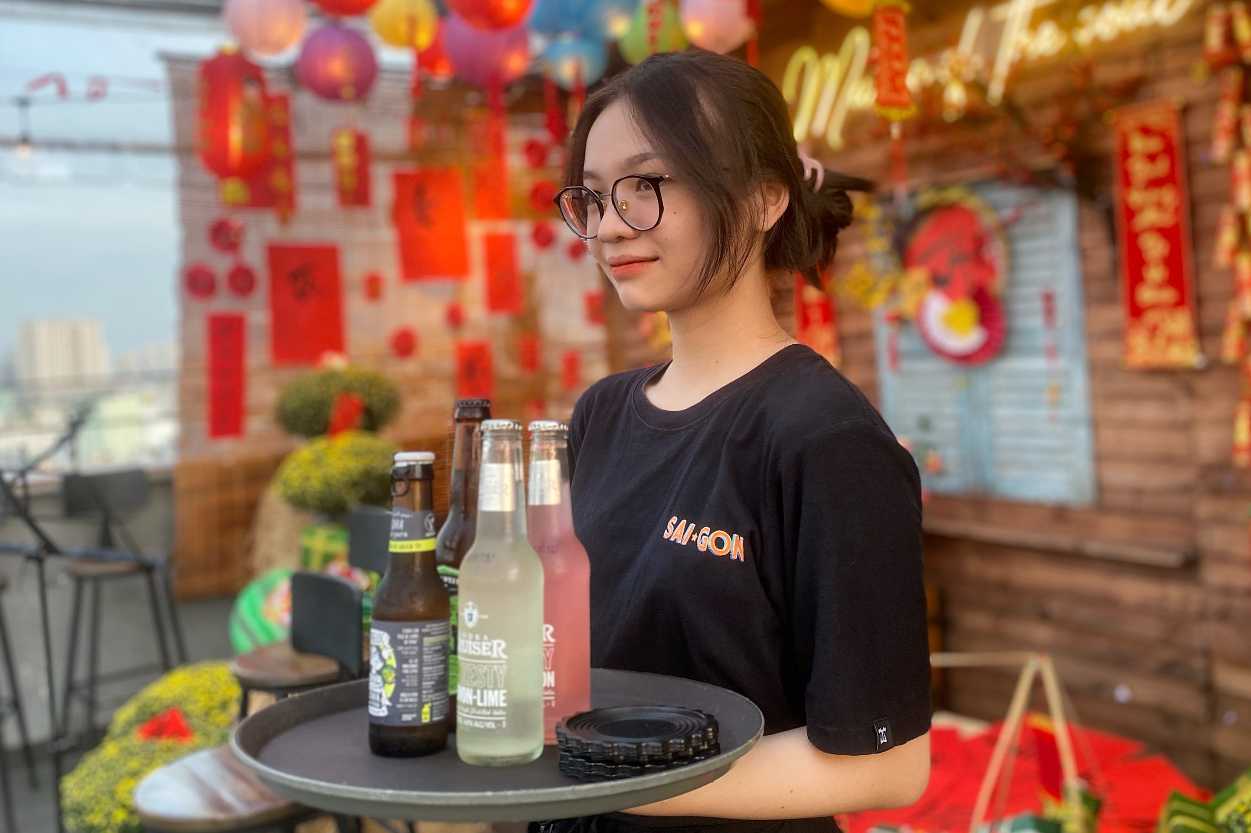 Di lam xuyen le Tet o TP.HCM de nhan luong gap 3 hinh anh