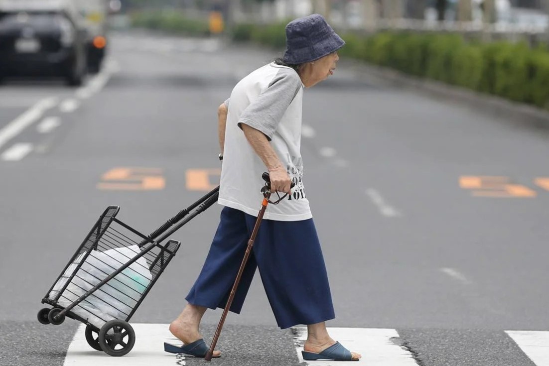 Bi kich cua nguoi gia Nhat Ban hinh anh