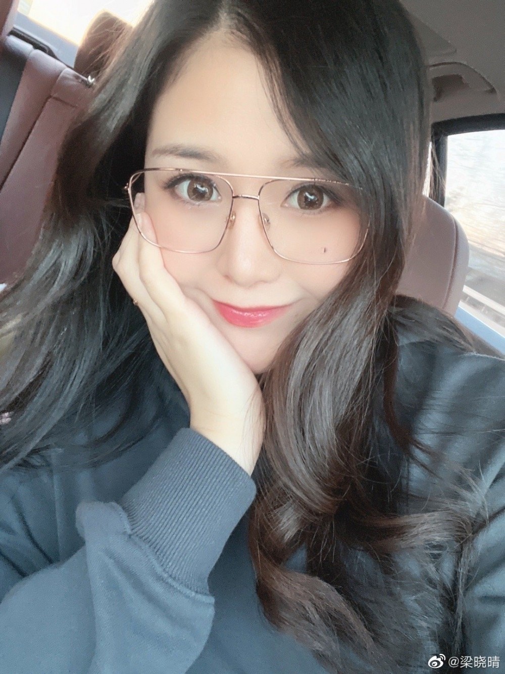 nguoi mau do trung nien 29 tuoi anh 2