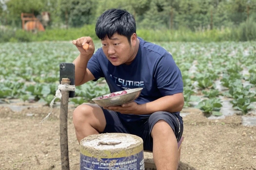 Muc luong 0,04 USD cua livestreamer Trung Quoc gay soc hinh anh