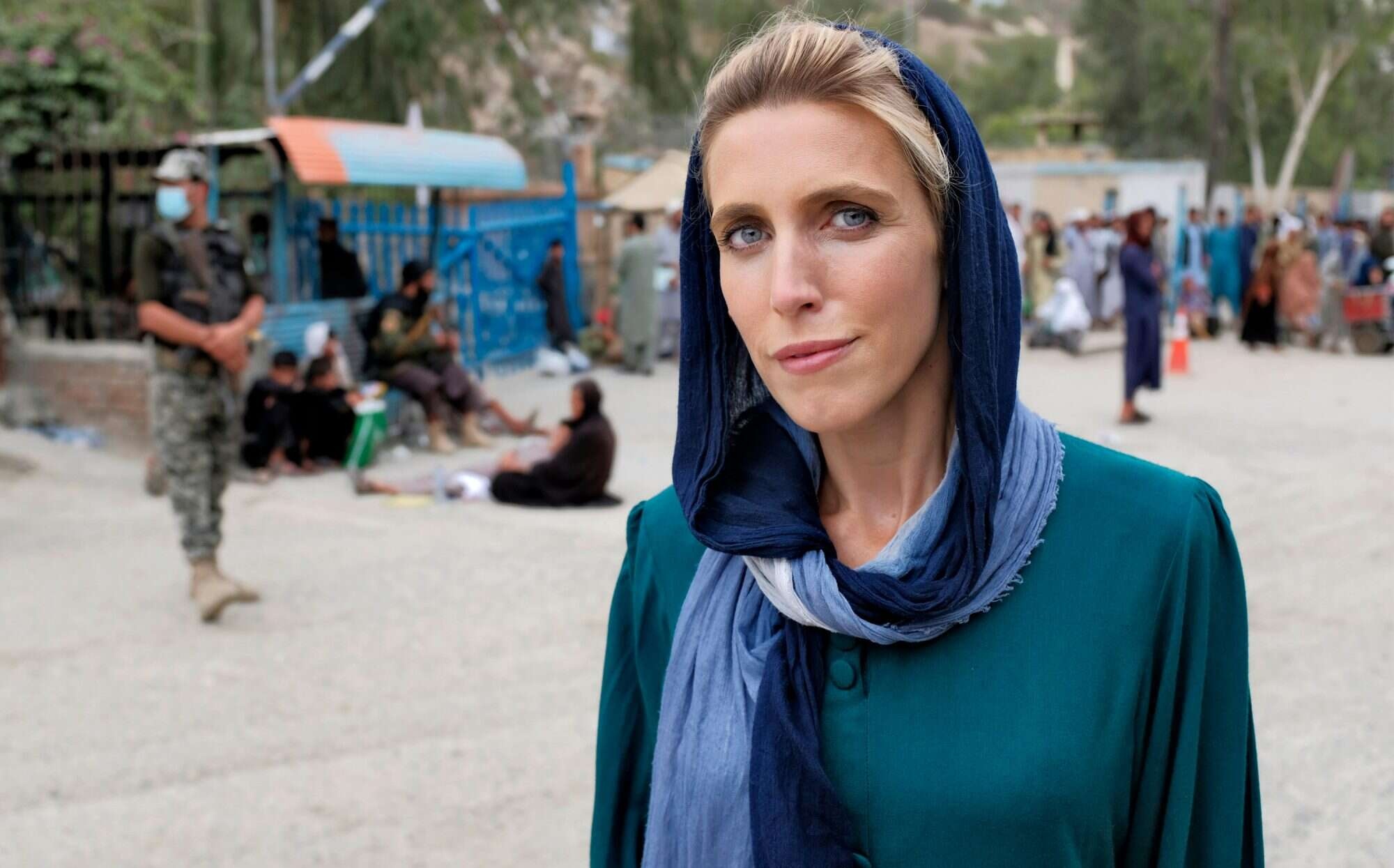 nu phong vien chien truong ukraine anh 2