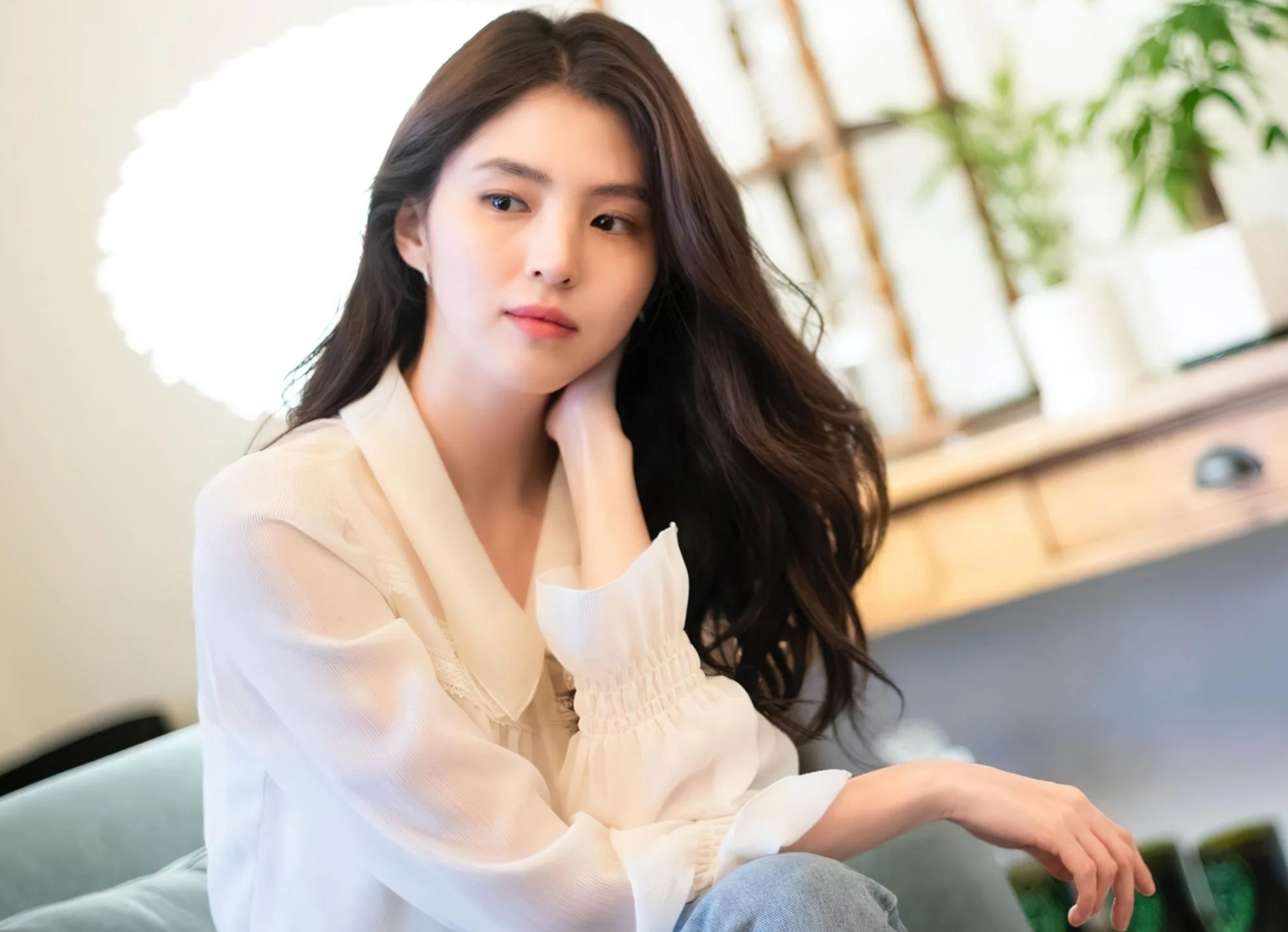 Han So Hee khong tra no thay me anh 1