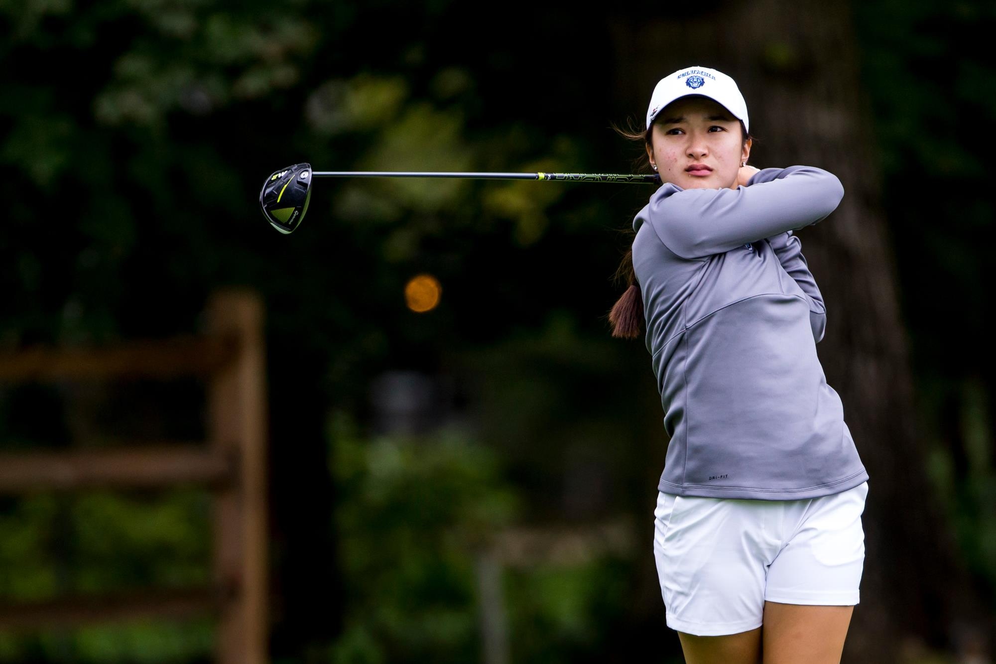 phu nu choi golf anh 3