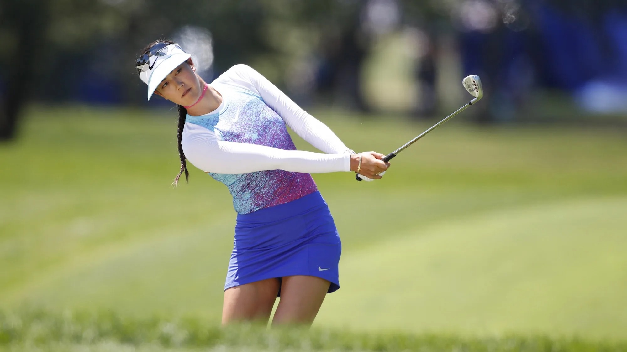 phu nu choi golf anh 1