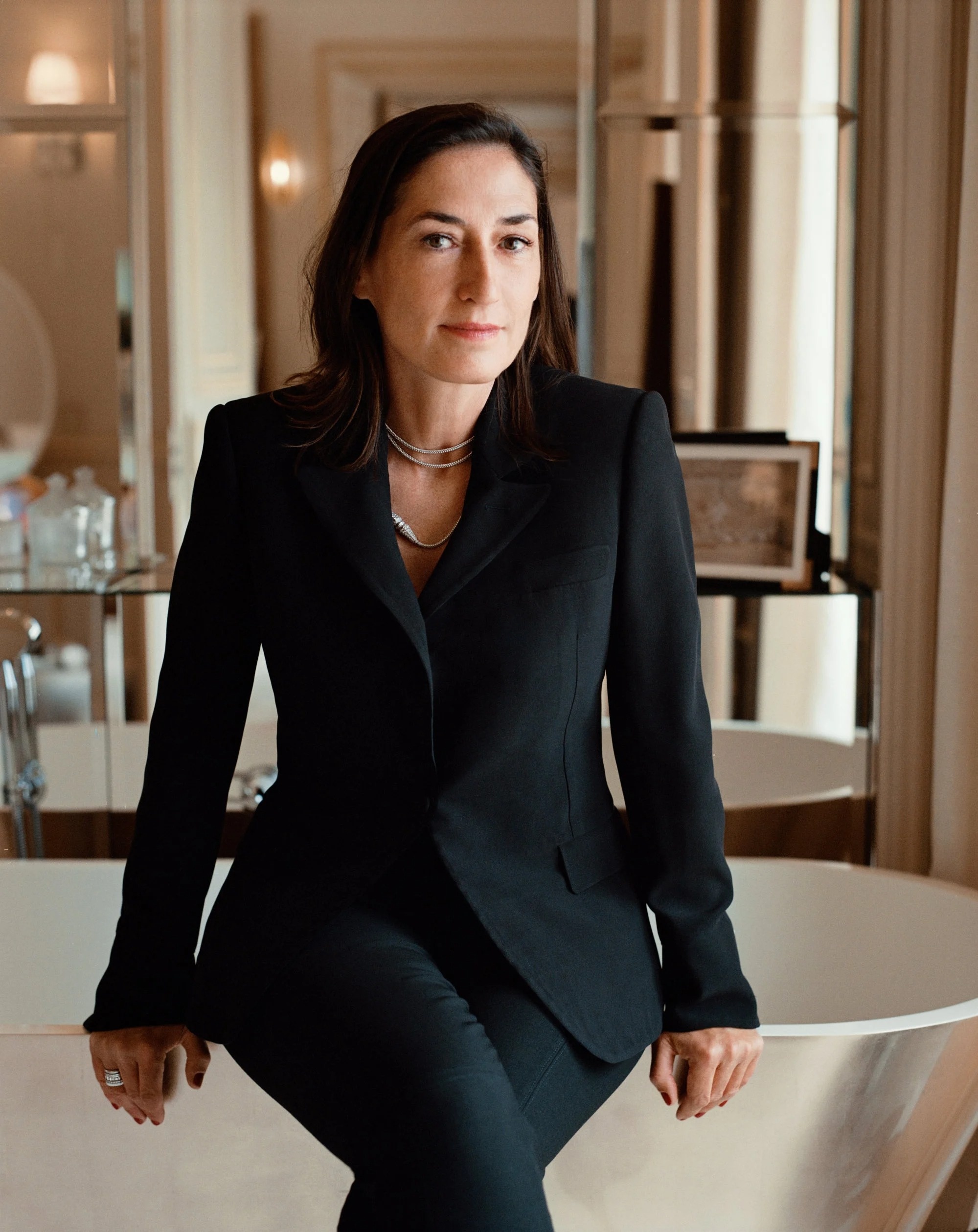 binh dang gioi trong nganh thoi trang anh 2