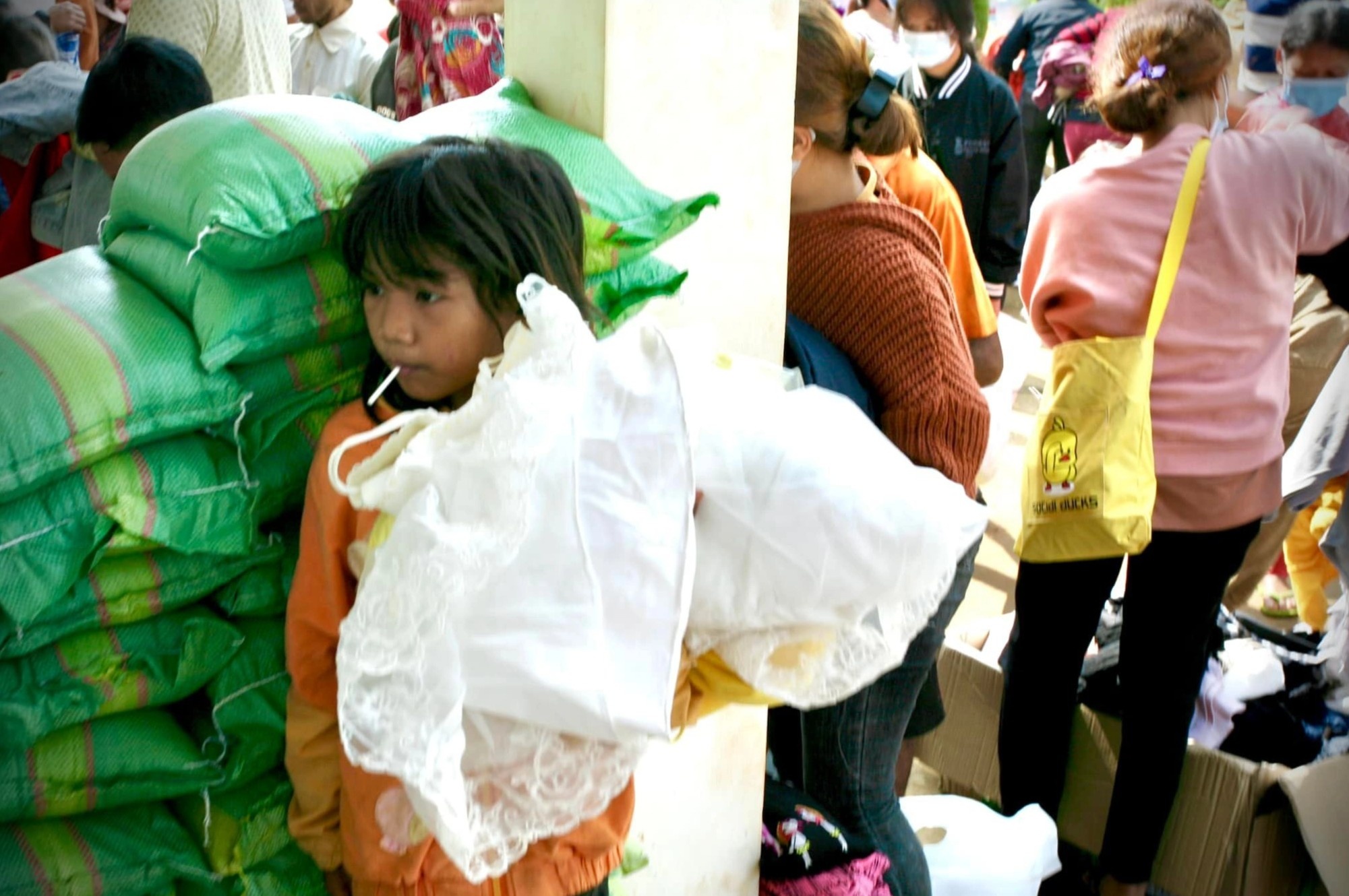 Chiec dam dac biet tren chuyen xe tu thien tu TP.HCM den Binh Phuoc hinh anh