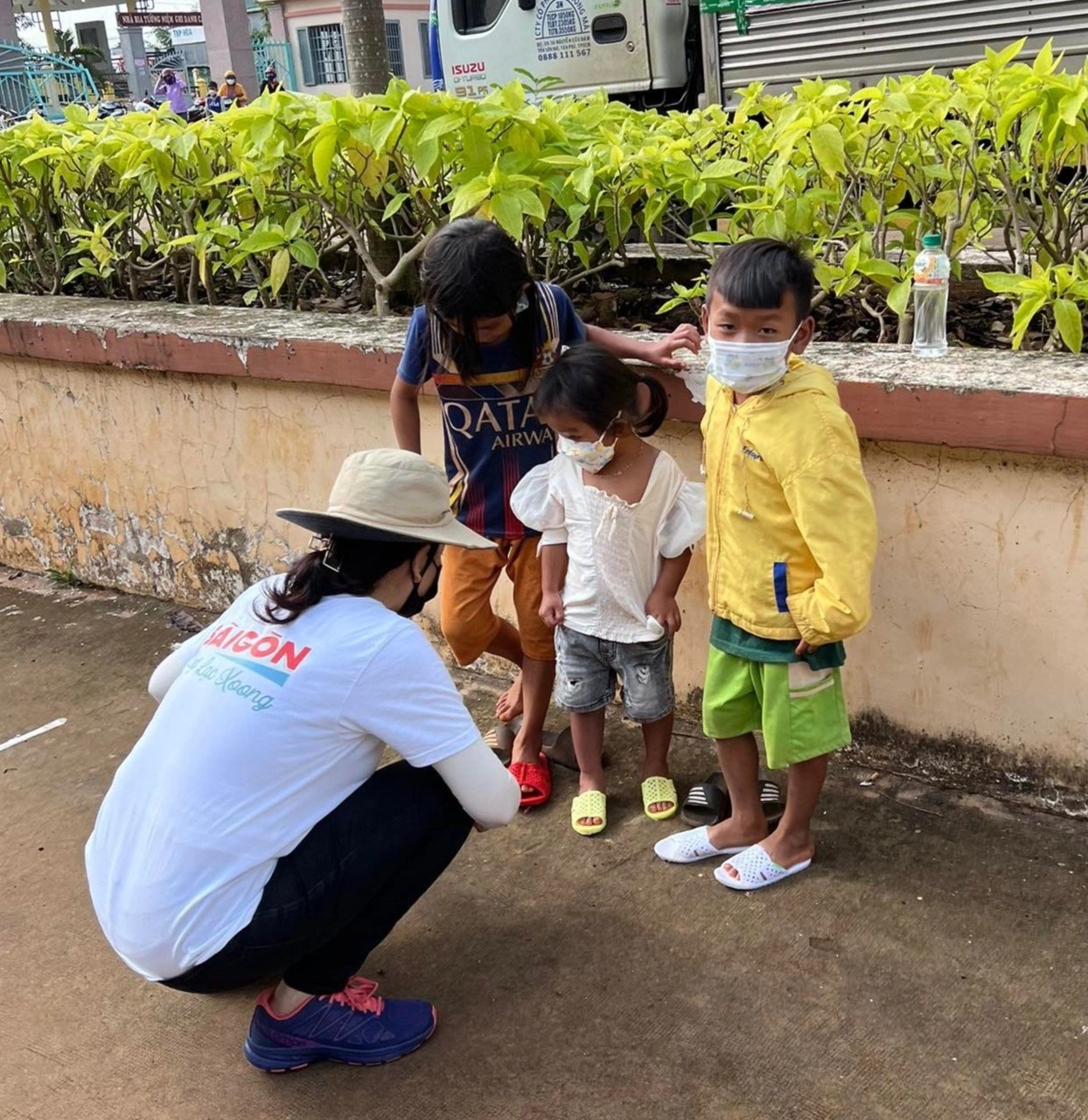 tặng quần áo từ thiện ảnh 3 tang quan ao tu thien anh 3