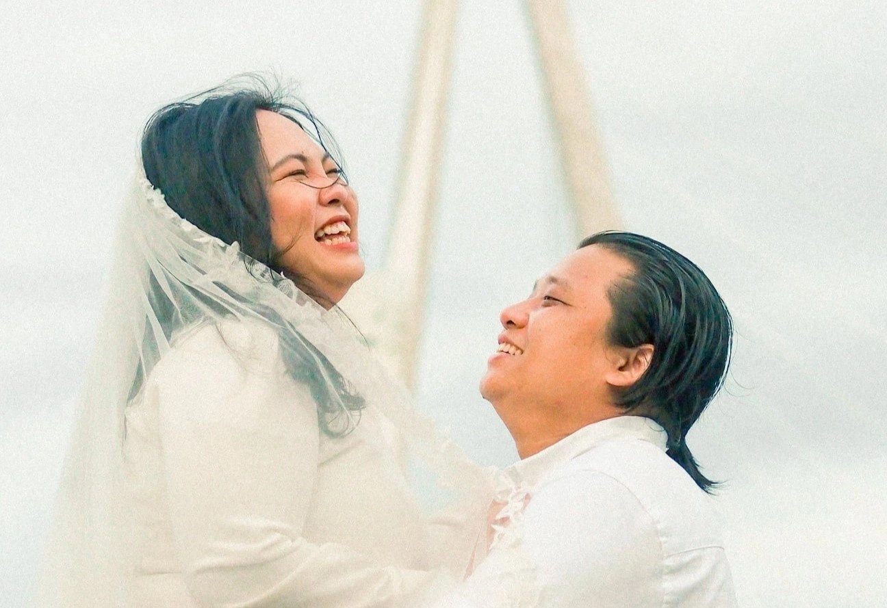 Doi tre TP.HCM chup anh cuoi tren cau Thu Thiem 2 hinh anh