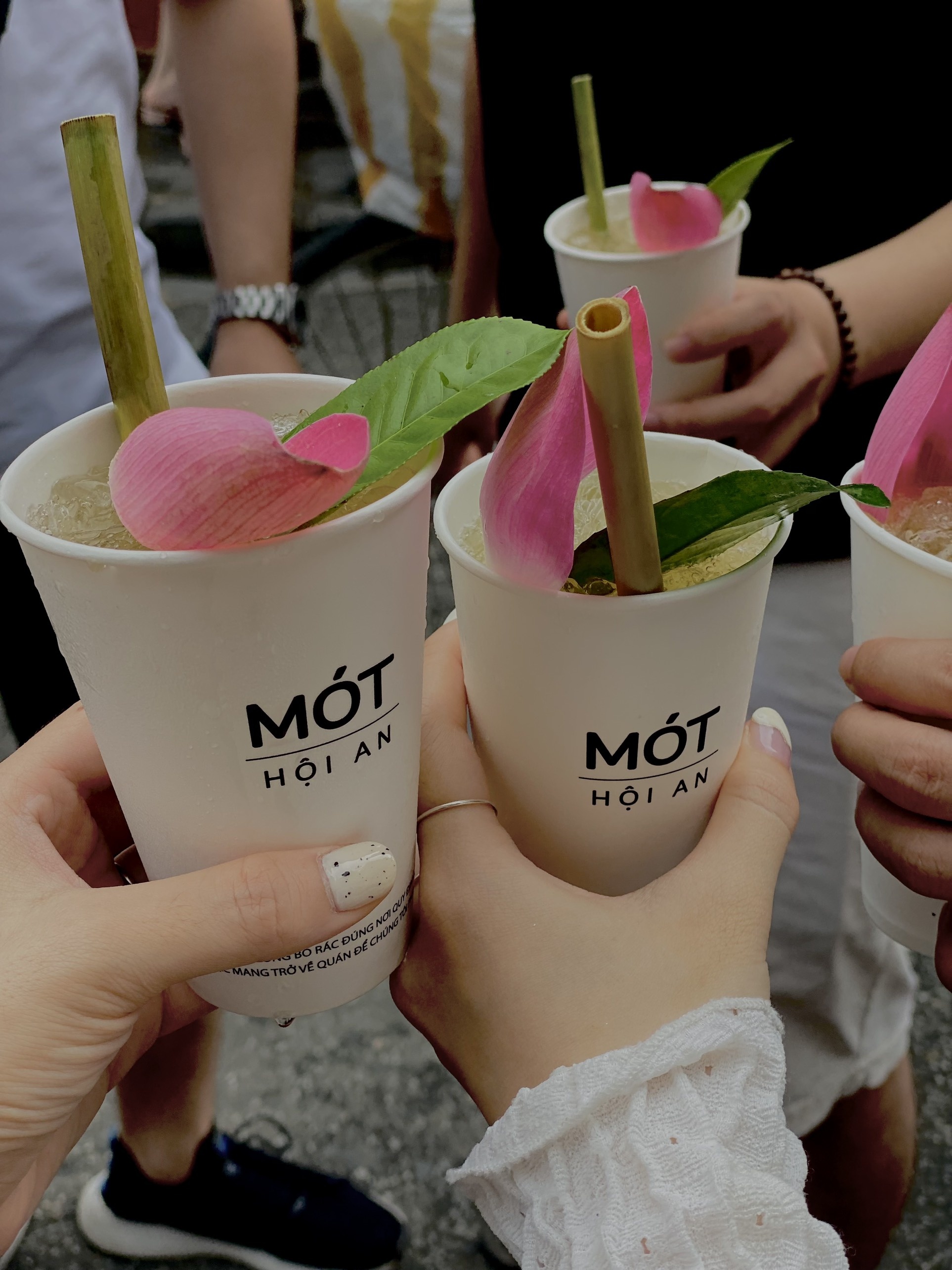 khách du lịch trở lại thành phố ảnh 3 khach du lich tro lai thanh pho anh 3