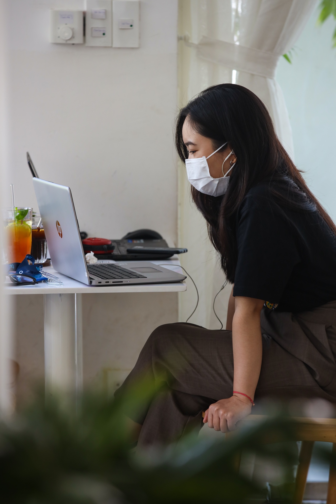 nguoi tre nghien viec anh 5