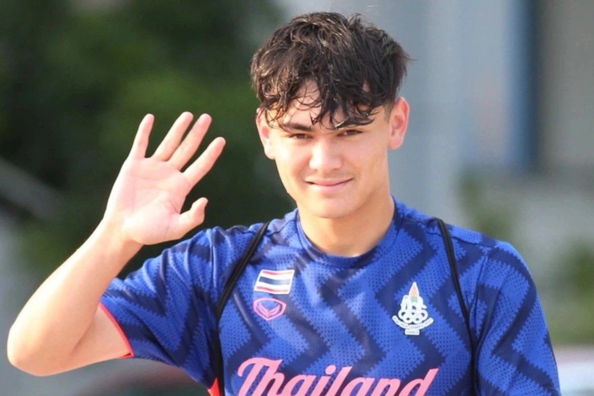 4 cau thu U23 Thai Lan la con lai, co chieu cao noi bat hinh anh