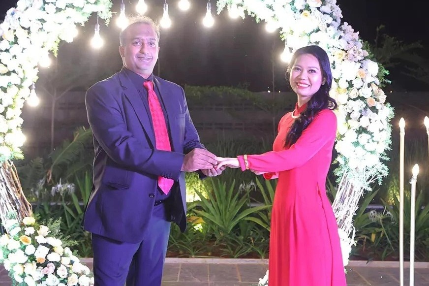 Nguoi phu nu Viet Nam lam dau nha giau An Do hinh anh