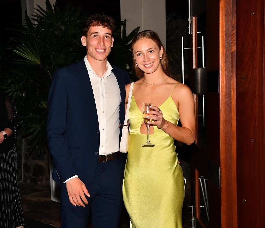 ban gai cau thu u23 anh 1