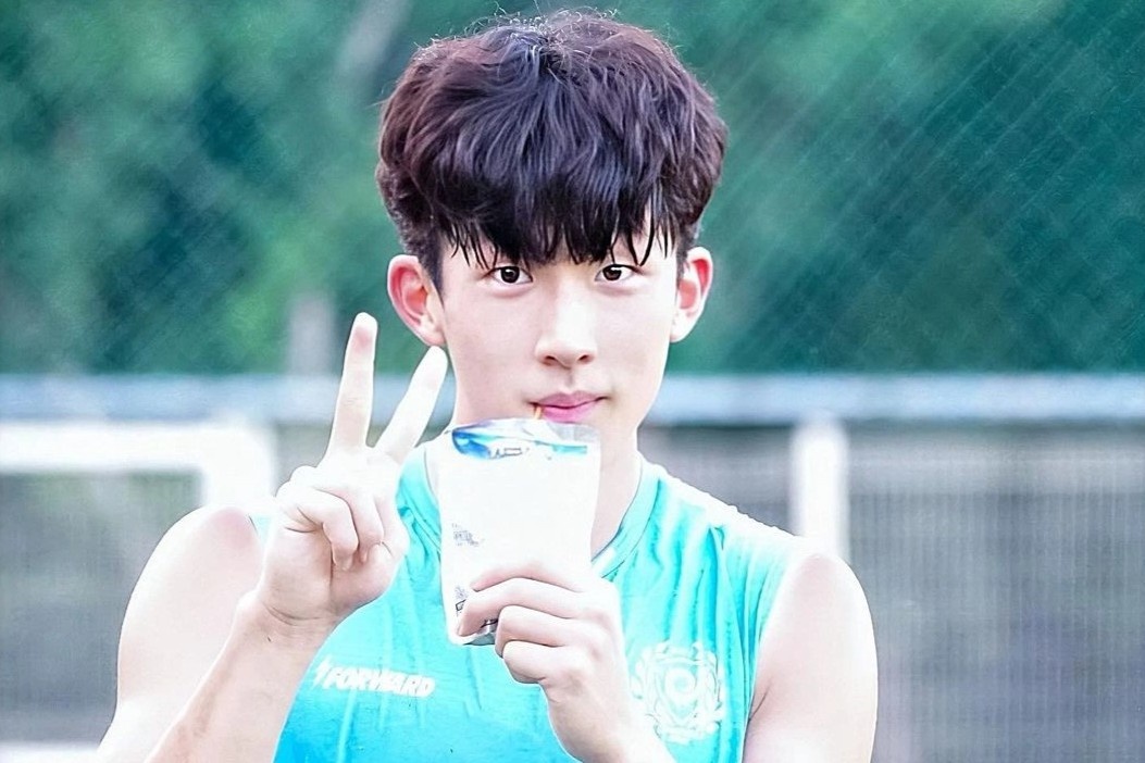 Anh doi thuong cua cau thu U23 Han Quoc choc thung luoi Thai Lan hinh anh