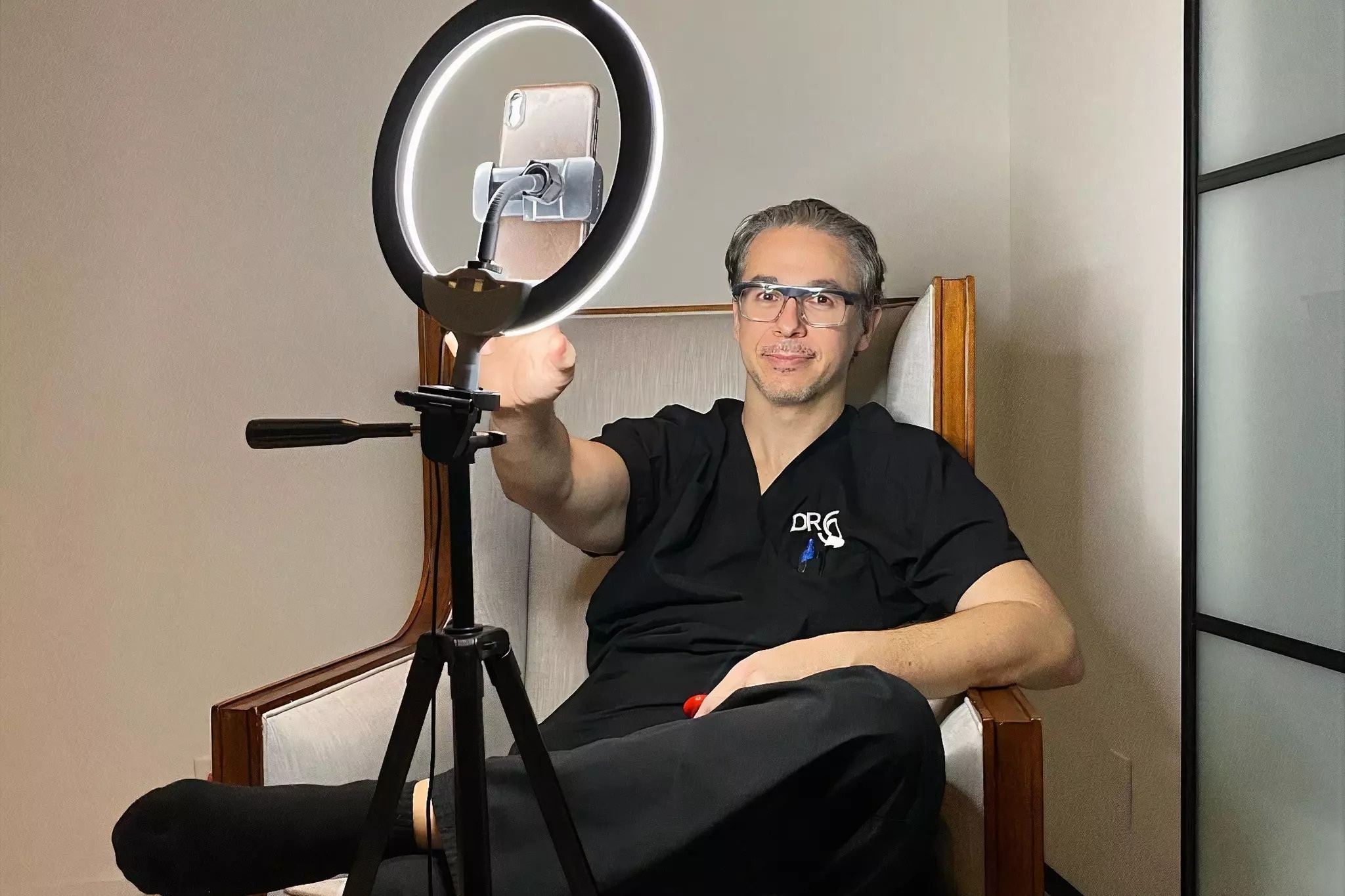 bác sĩ tiktok ảnh 1 bac si tiktok anh 1