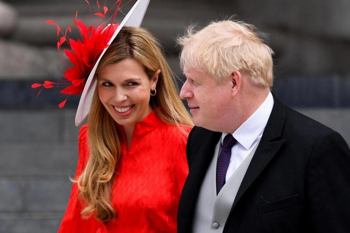 Phu nhan thu tuong Anh bi do loi khi chong tu chuc hinh anh