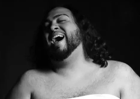 Chong tu chup anh bau de truyen cam hung cho vo hinh anh