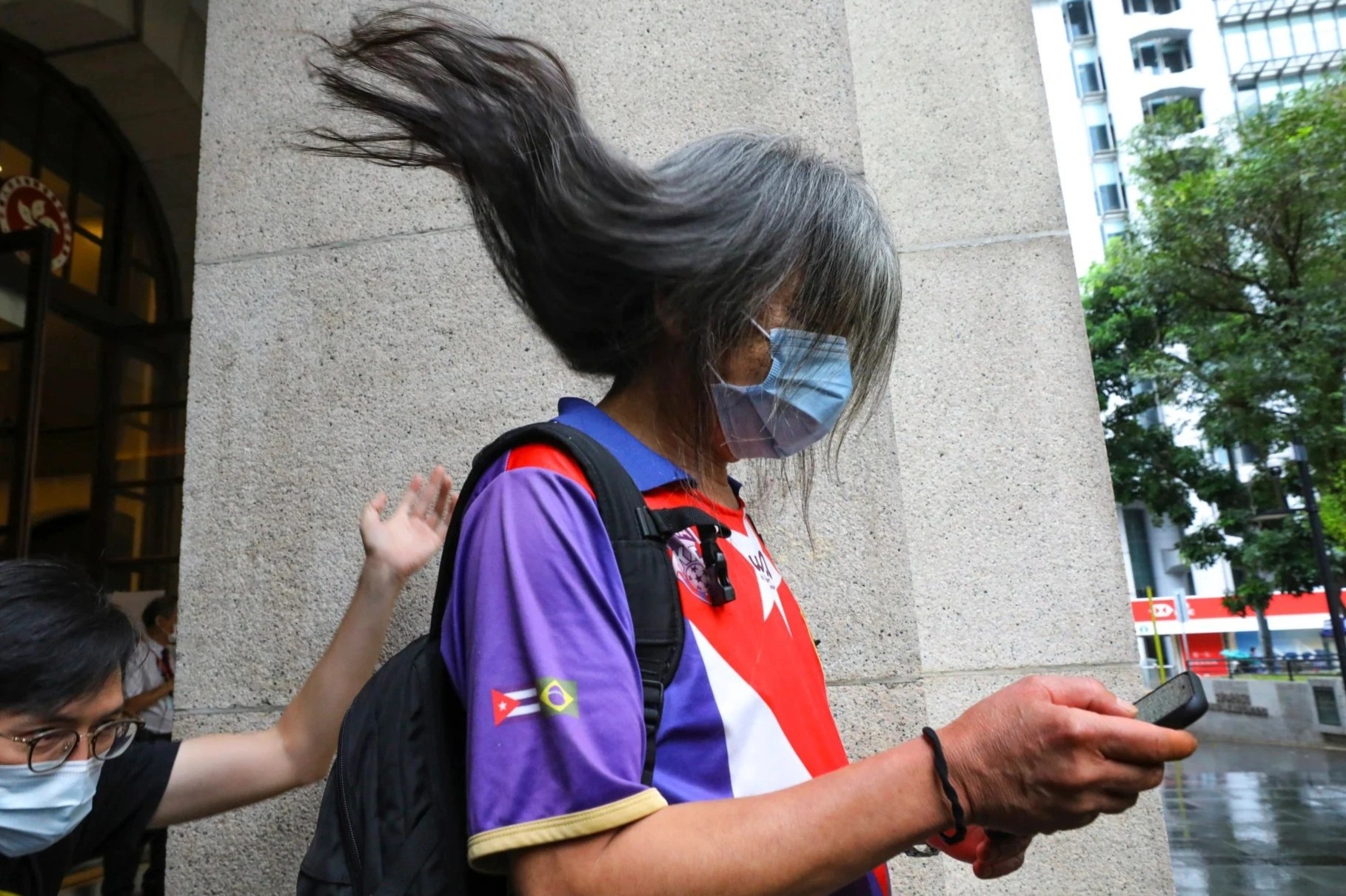 Nam sinh Hong Kong dau tranh de duoc nuoi toc dai hinh anh