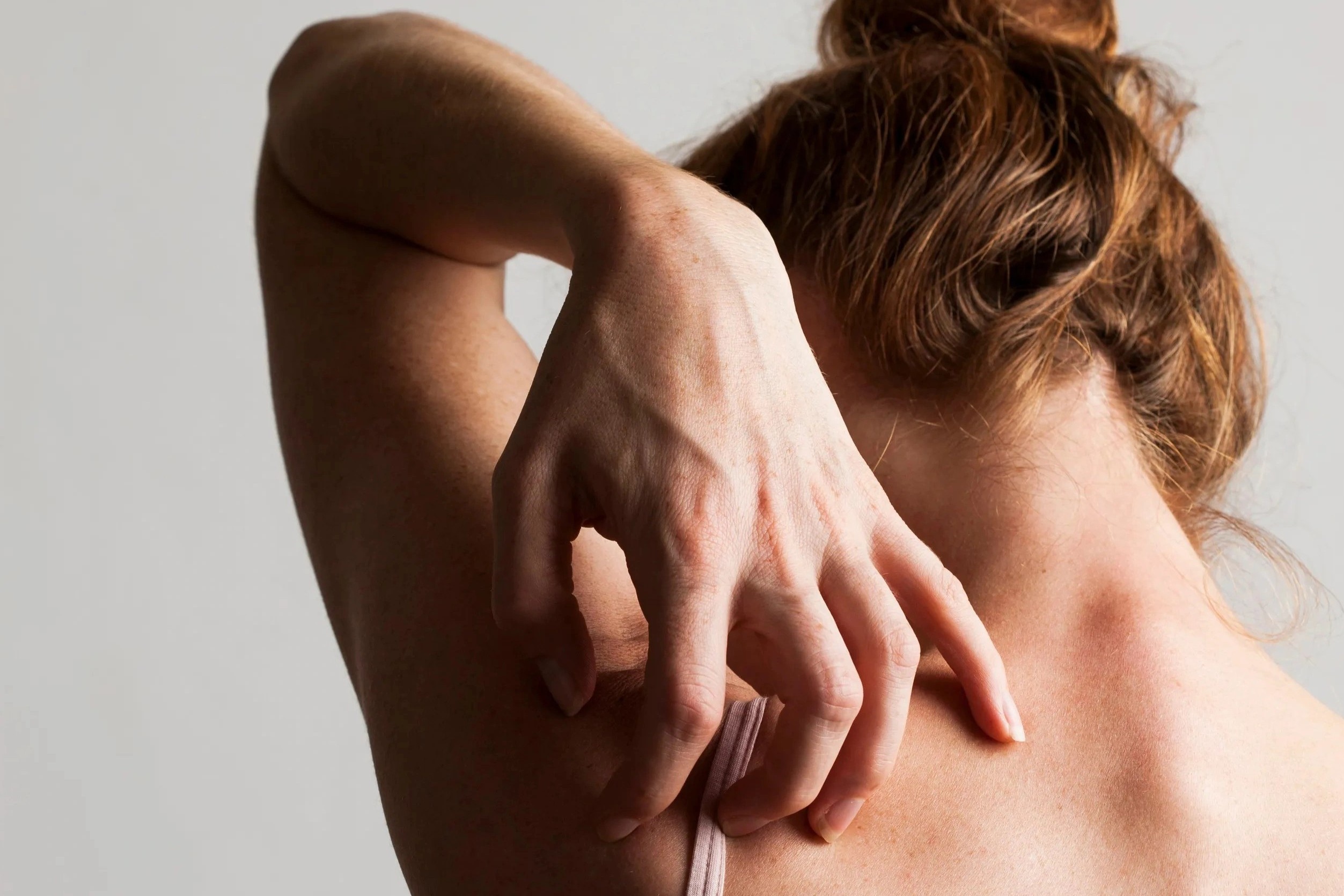 TP.HCM giam sat cua khau, phat hien som nguoi nghi ngo mac dau mua khi hinh anh