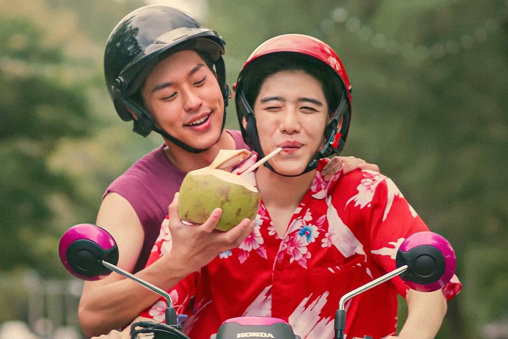 Phim dong tinh nam hoi sinh nganh du lich Thai Lan hinh anh