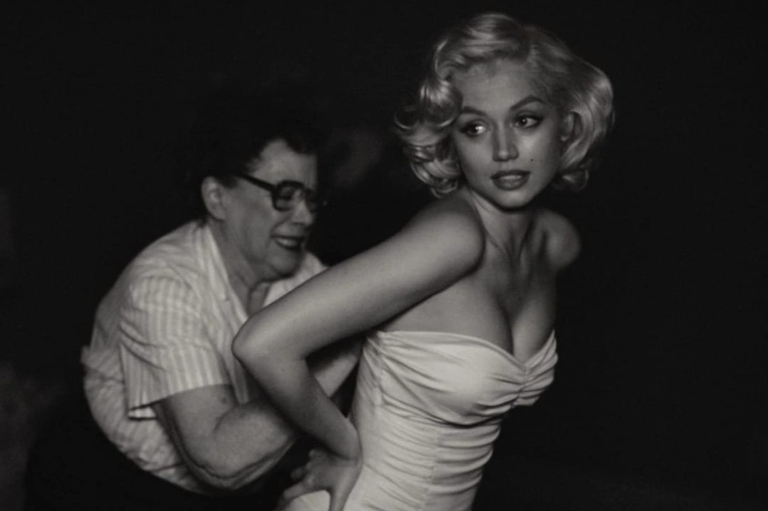 Su doc hai khi coi hinh the cua Marilyn Monroe la hoan hao hinh anh