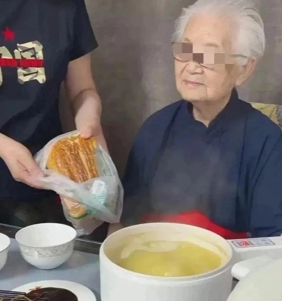Livestream bán hàng ảnh 2 Livestream ban hang anh 2
