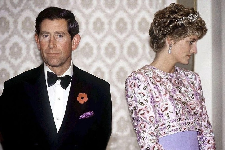 Hai cuoc hon nhan song gio cua Vua Charles III hinh anh