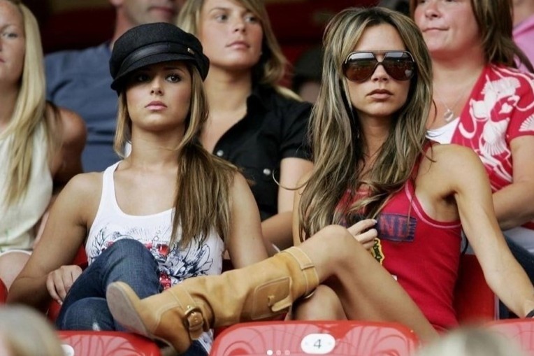 Be boi nam 2006 khien nhieu doi cam vo, ban gai cau thu den World Cup hinh anh