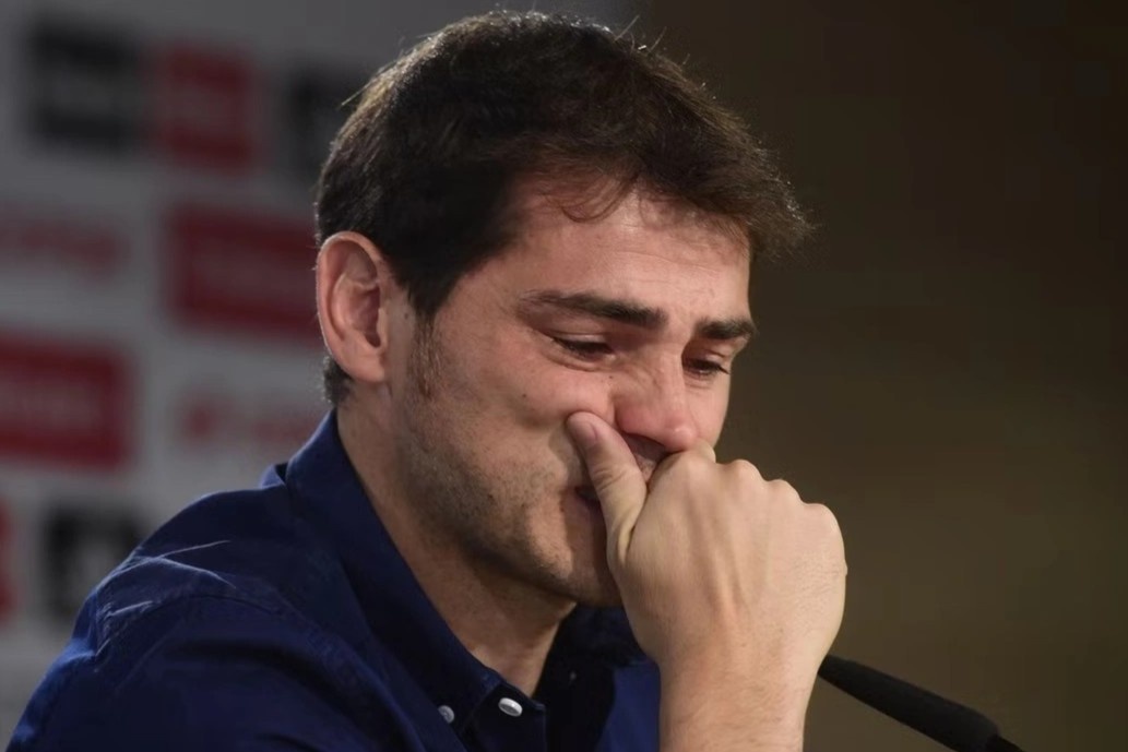 'Toi la gay' - tro dua dang xau ho cua Casillas hinh anh