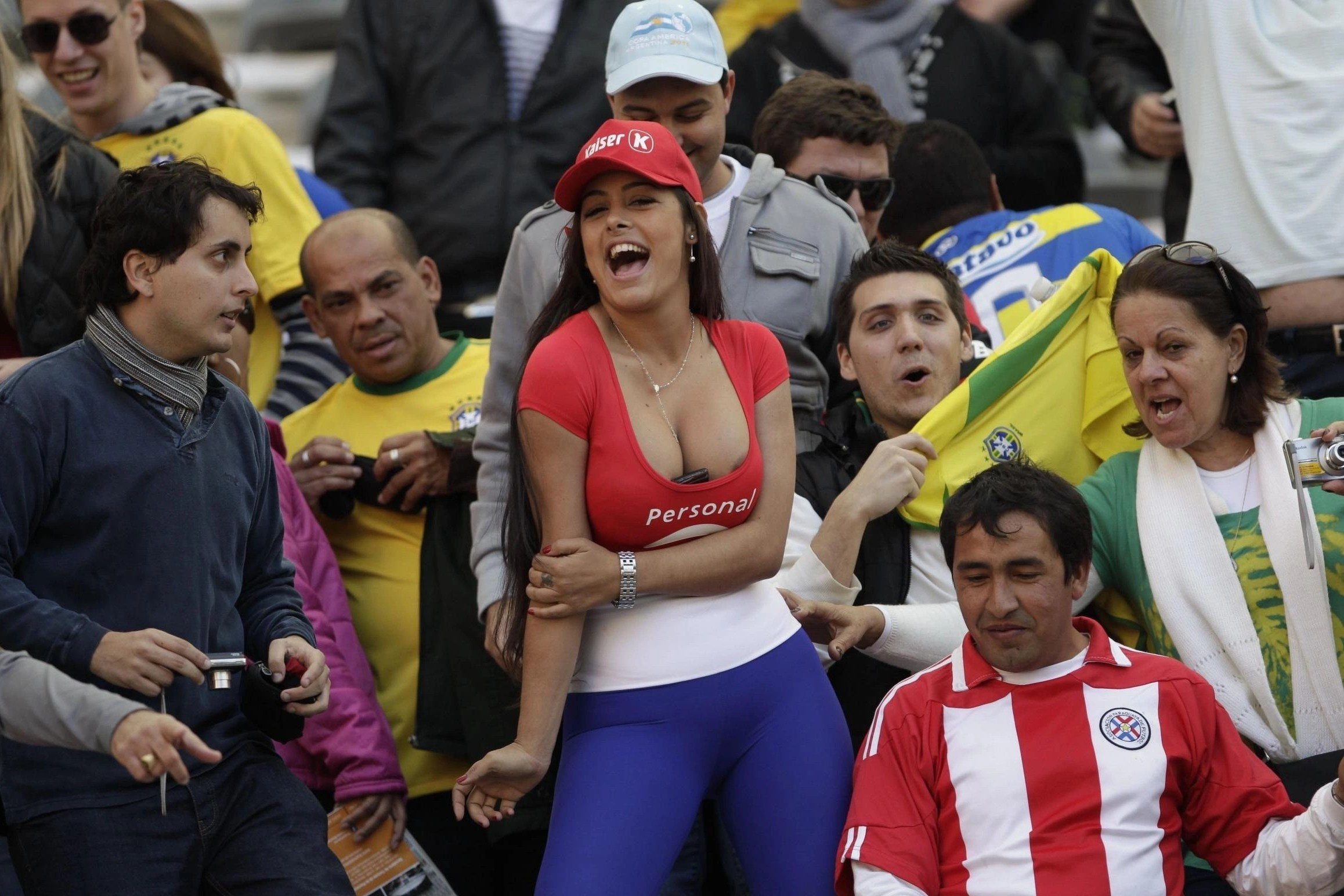 Trang phuc cam ky o World Cup 2022 hinh anh