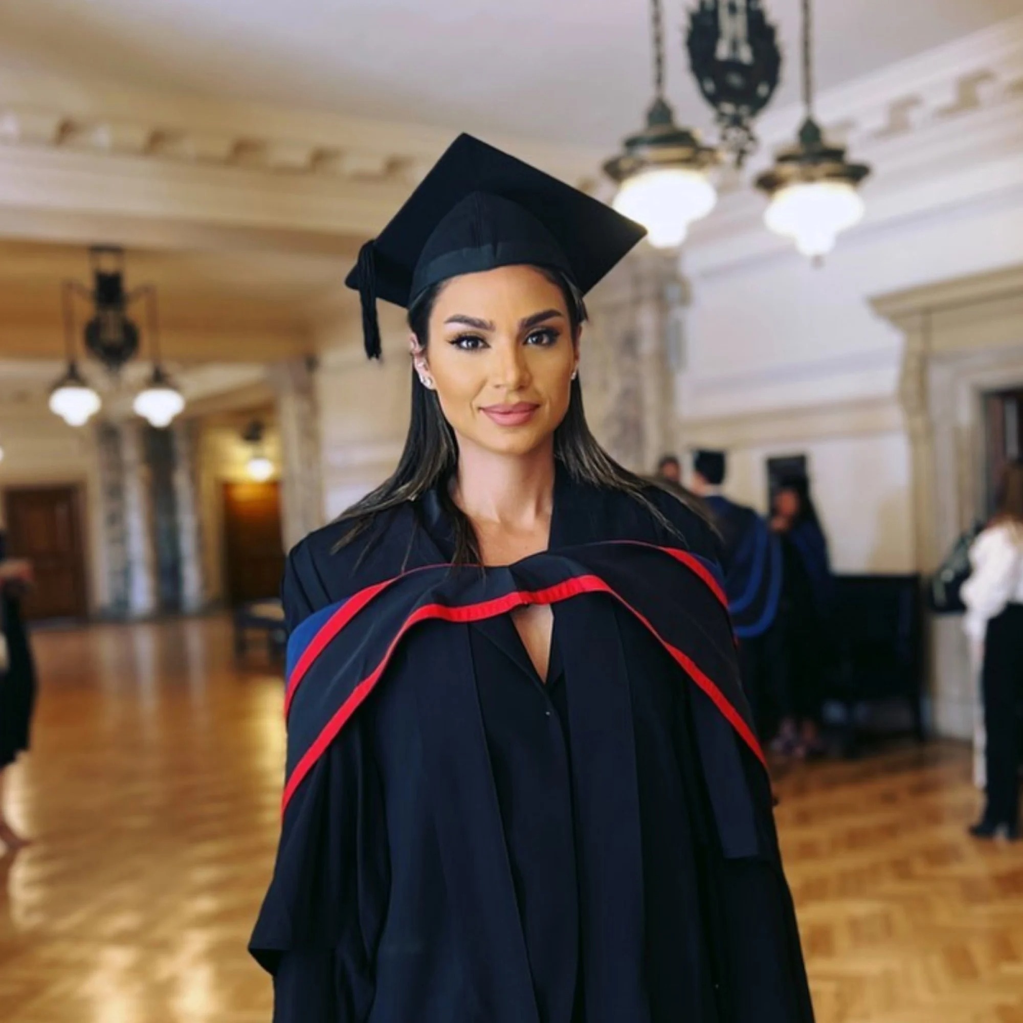 nu hoang versace anh 3