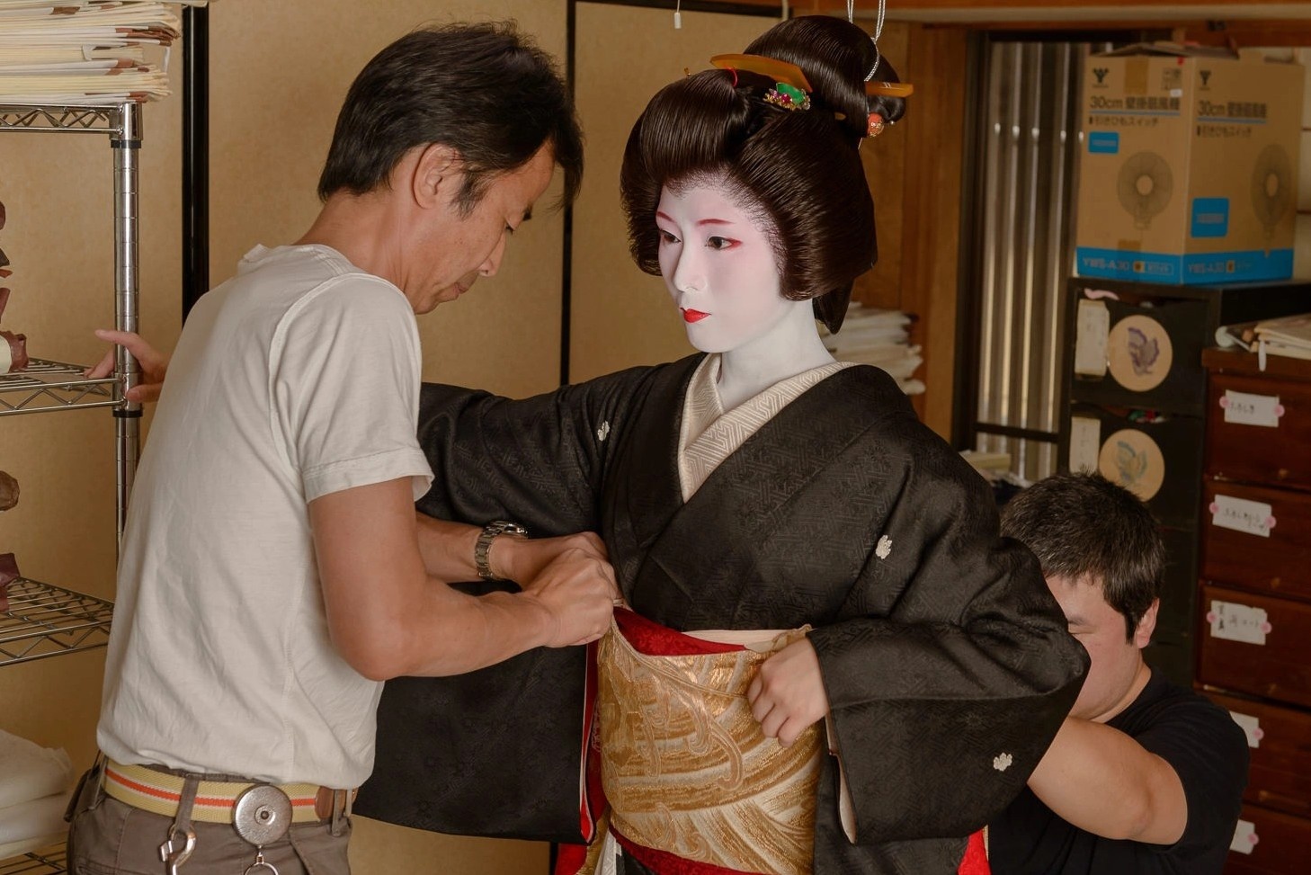 Tan cong tinh duc va van hoa im lang trong the gioi geisha Nhat Ban hinh anh