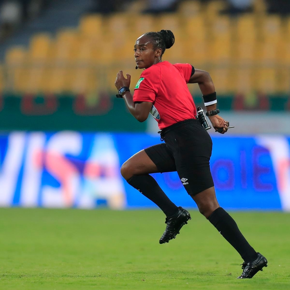 trong tai nu world cup anh 3