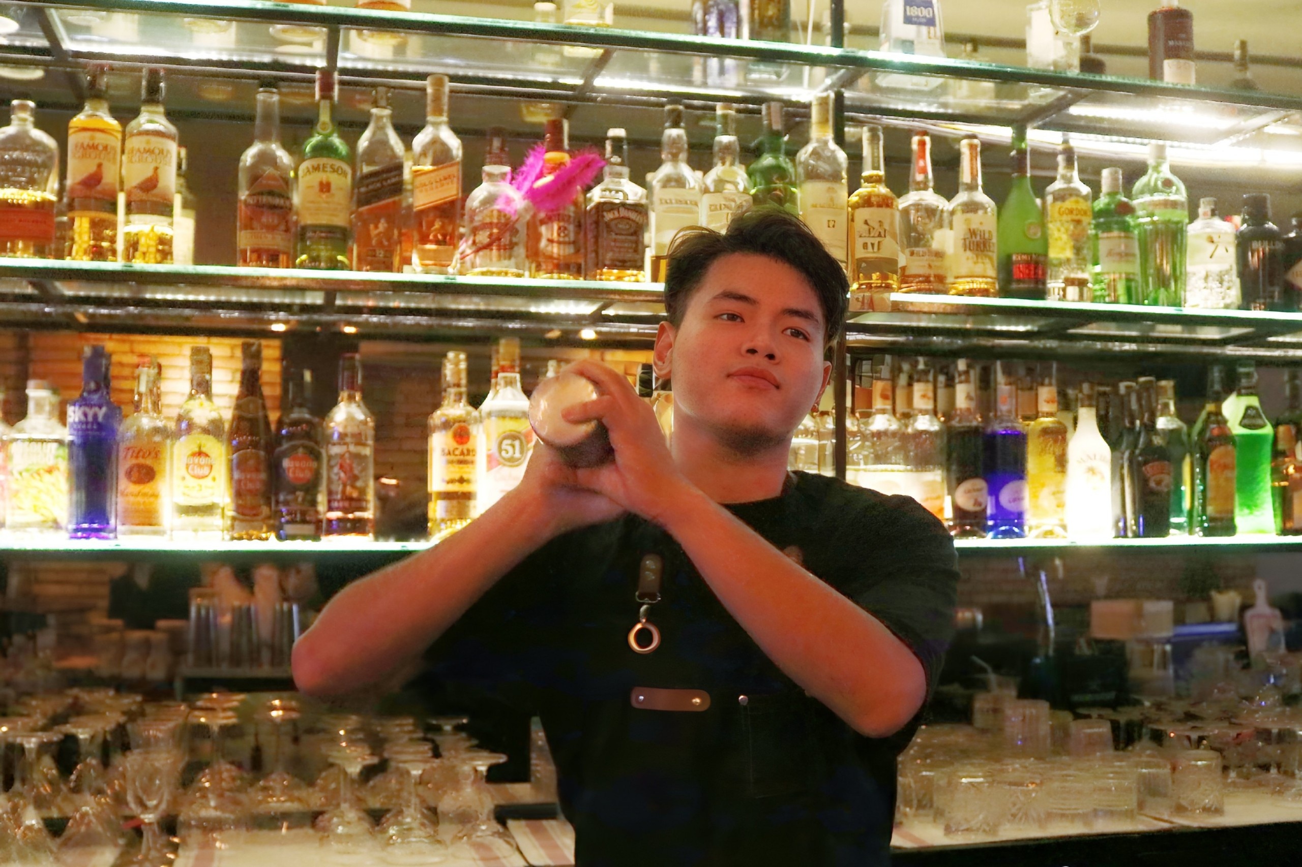 quan bar thao dien anh 3