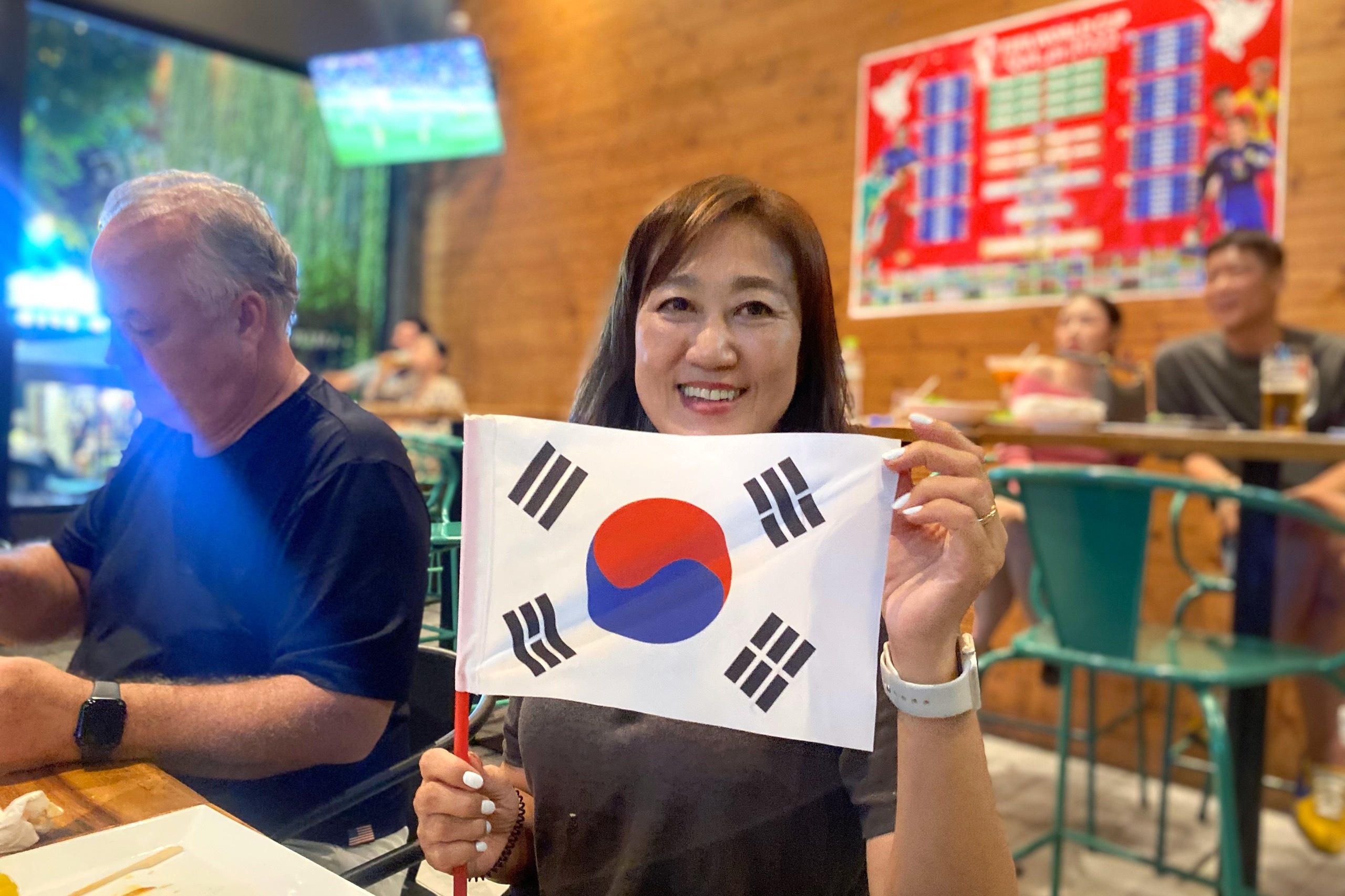 quan bar thao dien anh 2