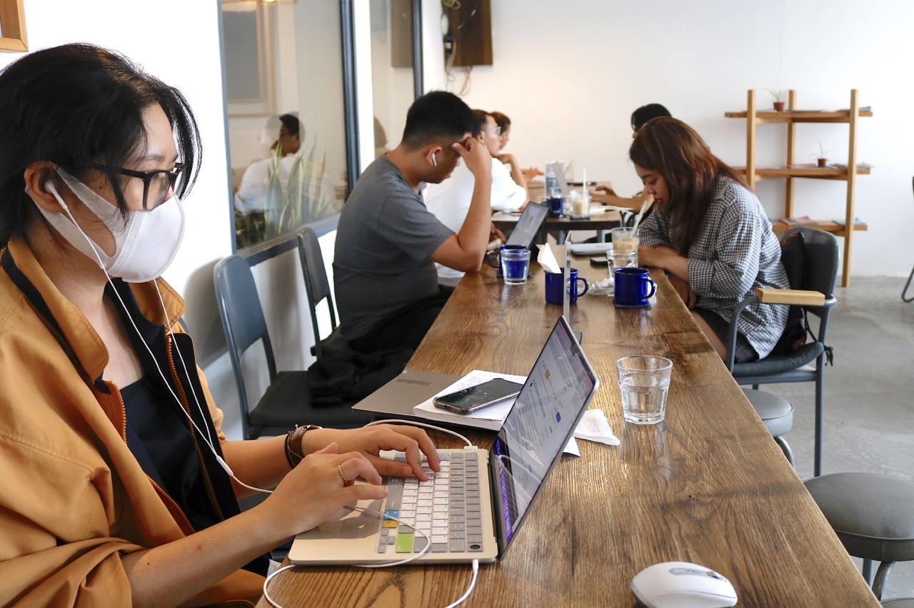 lam viec xuyen le anh 3