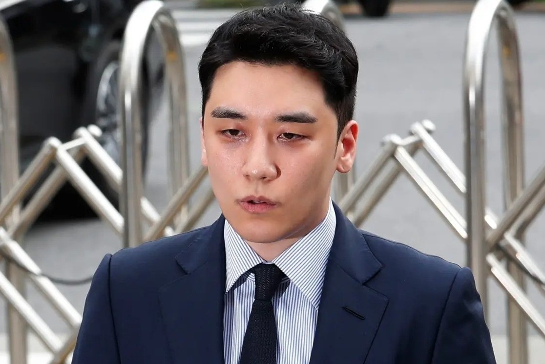 Tinh yeu mu quang cua nhom fan chao don Seungri ra tu hinh anh