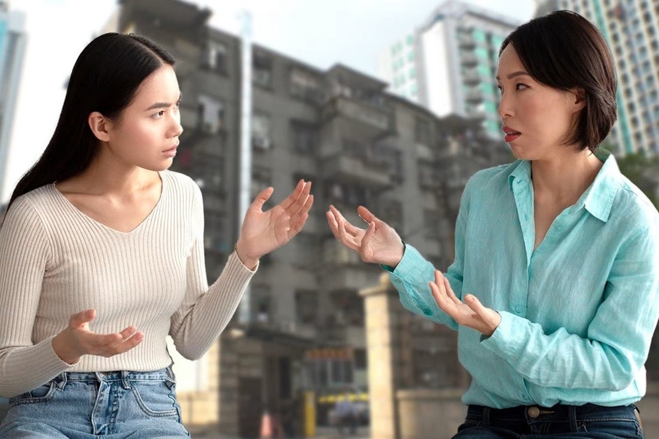 con gai gao khoc anh 1