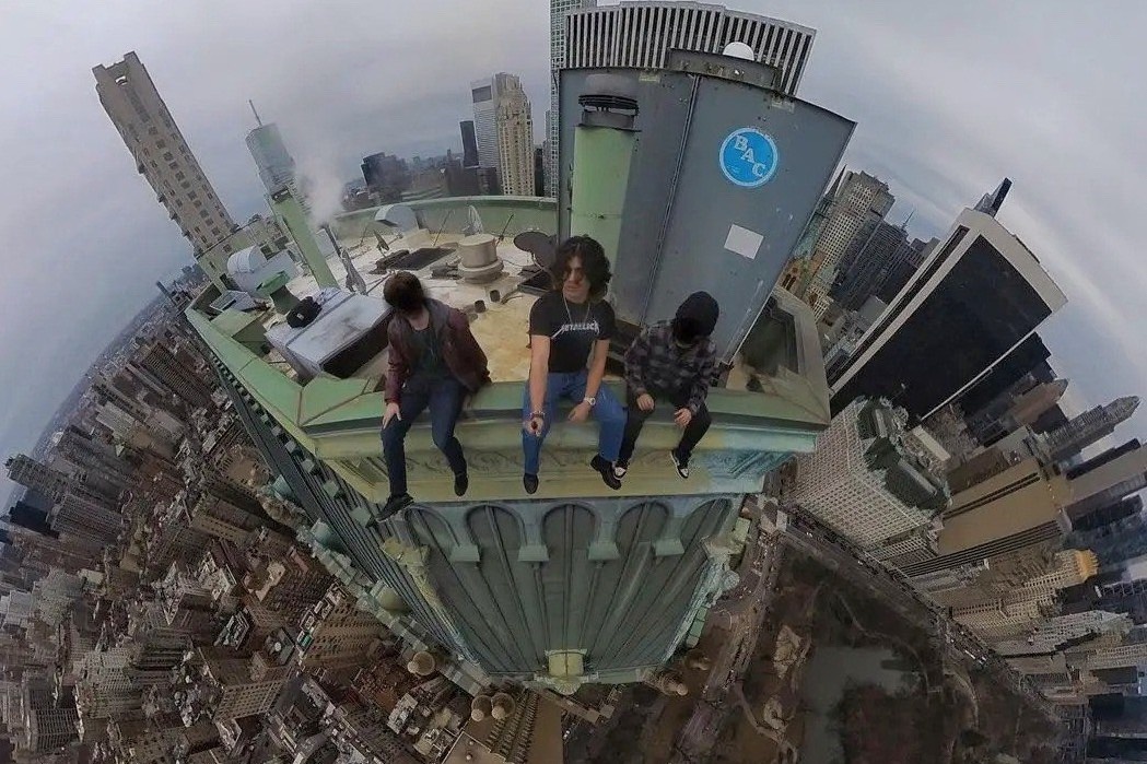 Thieu nien chuyen leo nha choc troi da bi bat o New York hinh anh