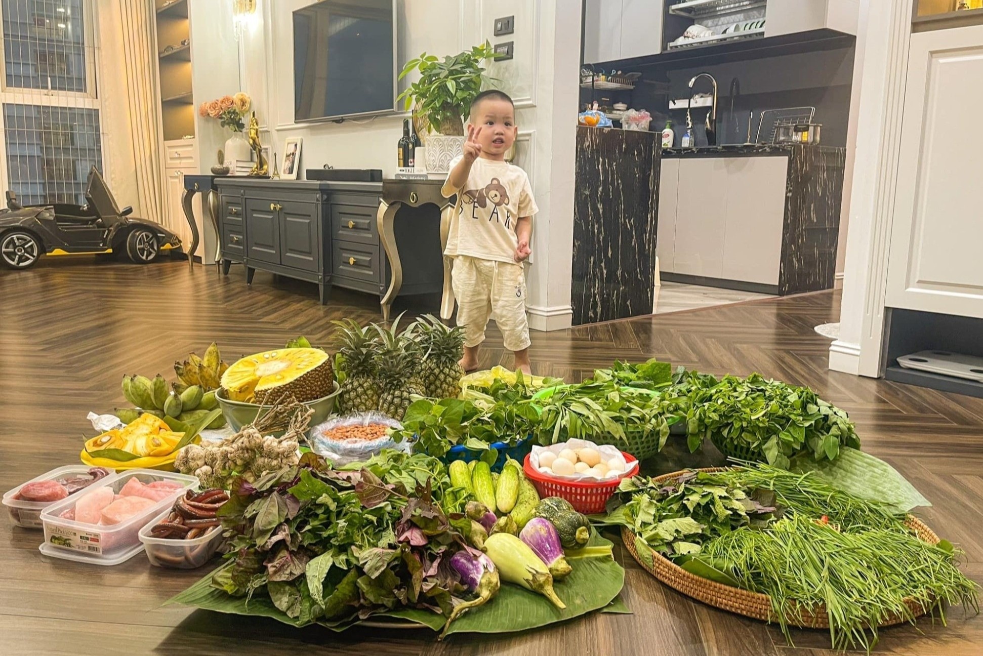 Nang dau xu Nghe khoe ‘cua de danh’ bo me chong gui hinh anh