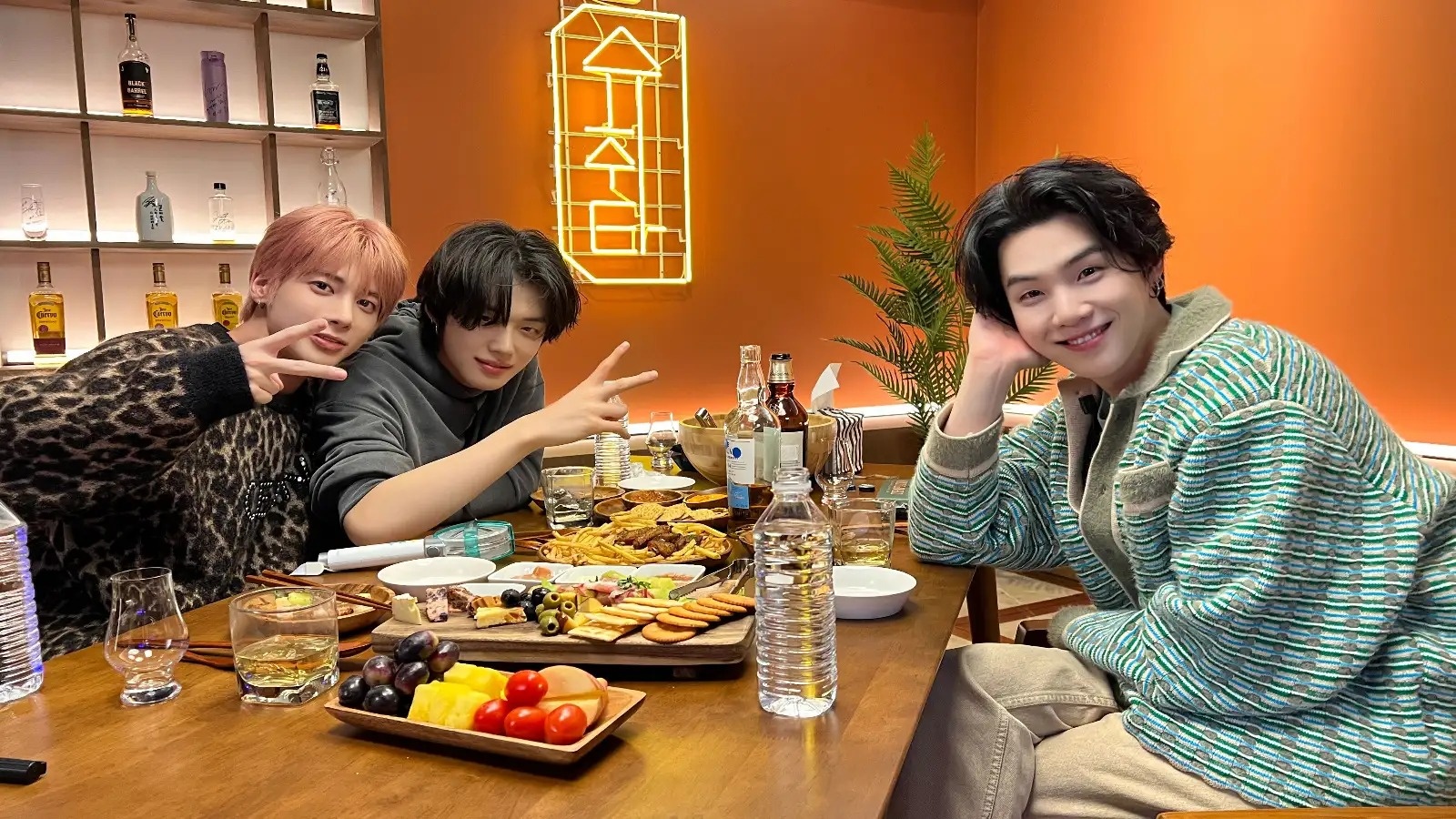 idol uong ruou anh 1