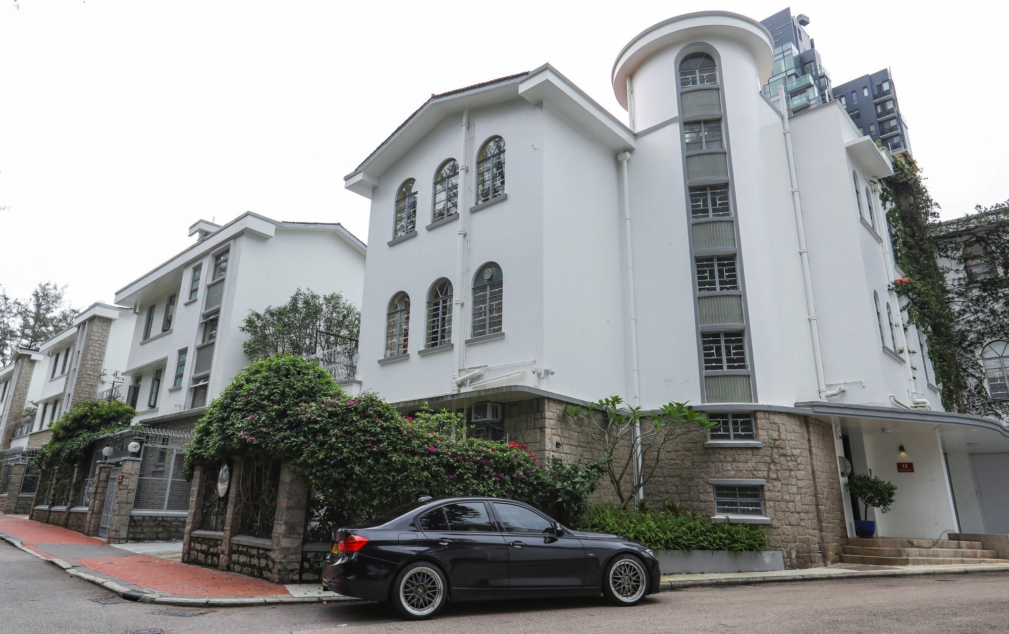 nhat rac khu nha giau anh 1