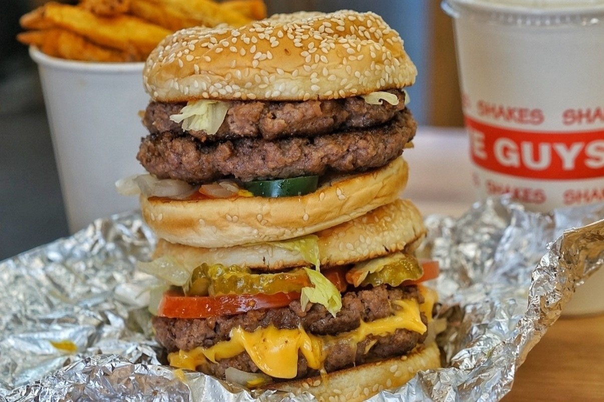 Burger gia 77 USD tren cho do cu gay phan no o Han Quoc hinh anh