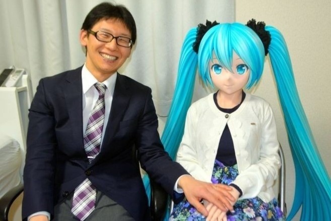 Hon nhan 5 nam voi 'vo ao' cua nguoi dan ong Nhat Ban hinh anh