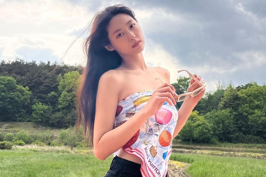 Cach lua chon trang phuc trong nhung ngay nang nong hinh anh